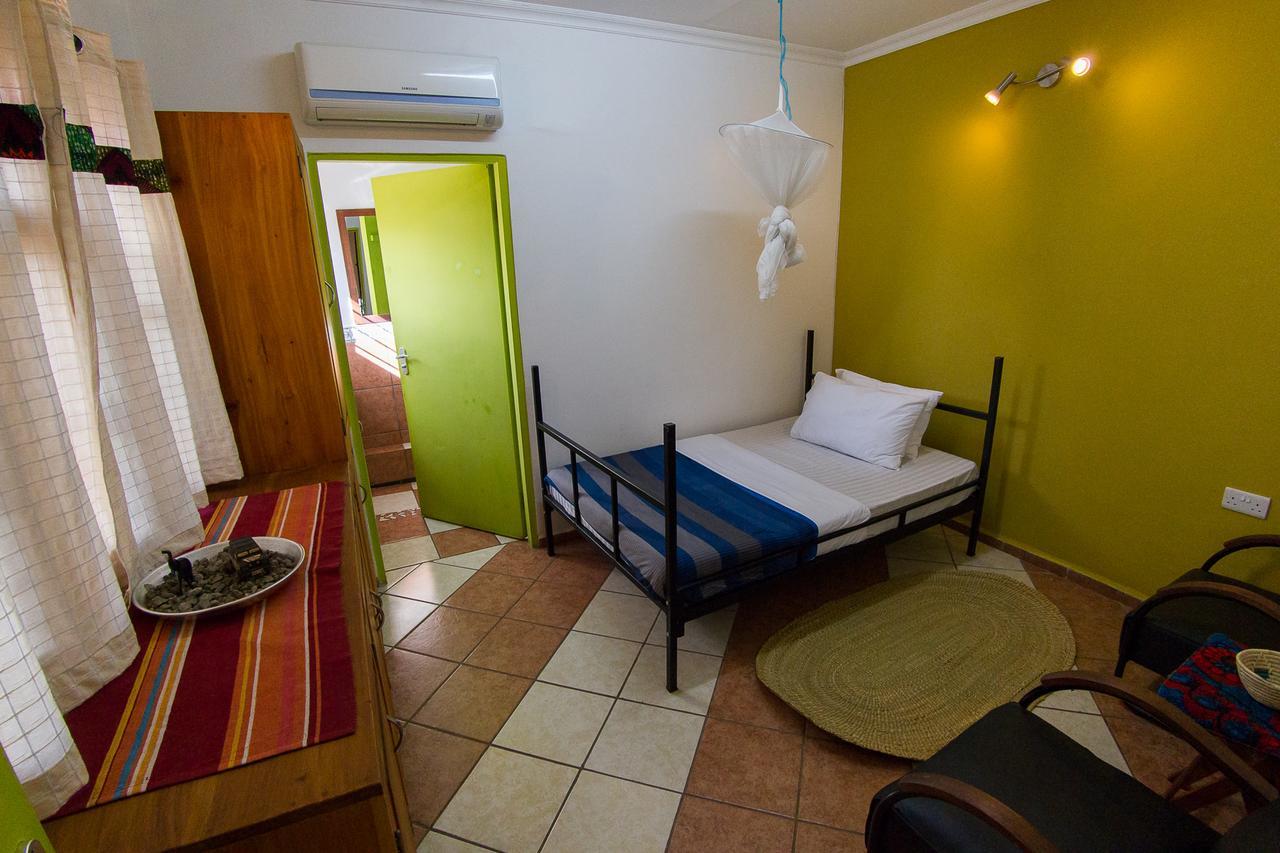 We Travel Hostel Moshi Exterior photo